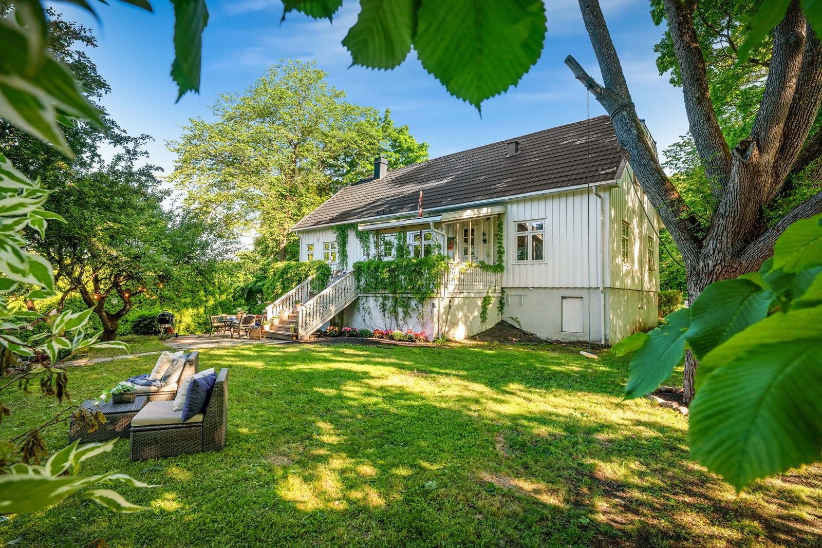 En sjarmerende og stor villa med historie i veggene Galleribilde