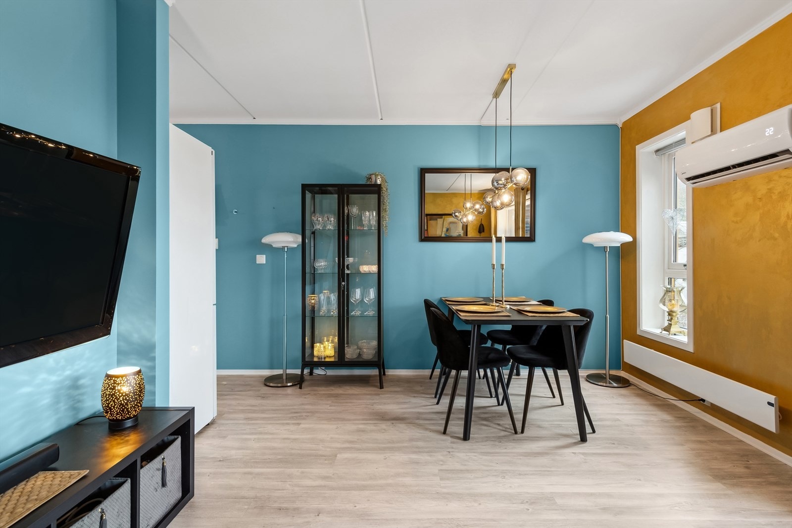 Nærmest kjøkkenet er det god plass til spisebord. Galleribilde