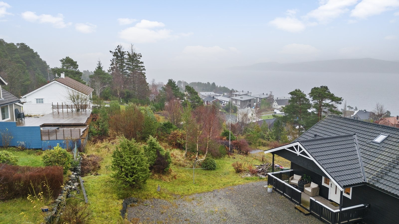 Innkjøring frå hovudveg i Skipardalen Galleribilde