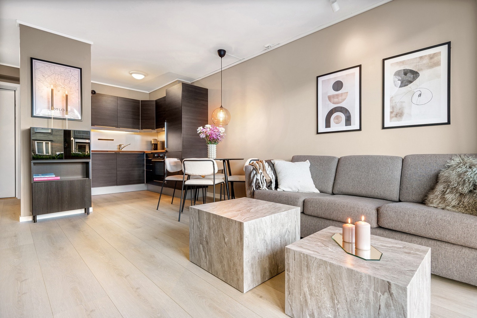 EiendomsMegler 1 v/Frank Robert Bae har gleden av å presentere en moderne og arealeffektiv 2-roms selveierleilighet på Nedre
Charlottenlund. Galleribilde