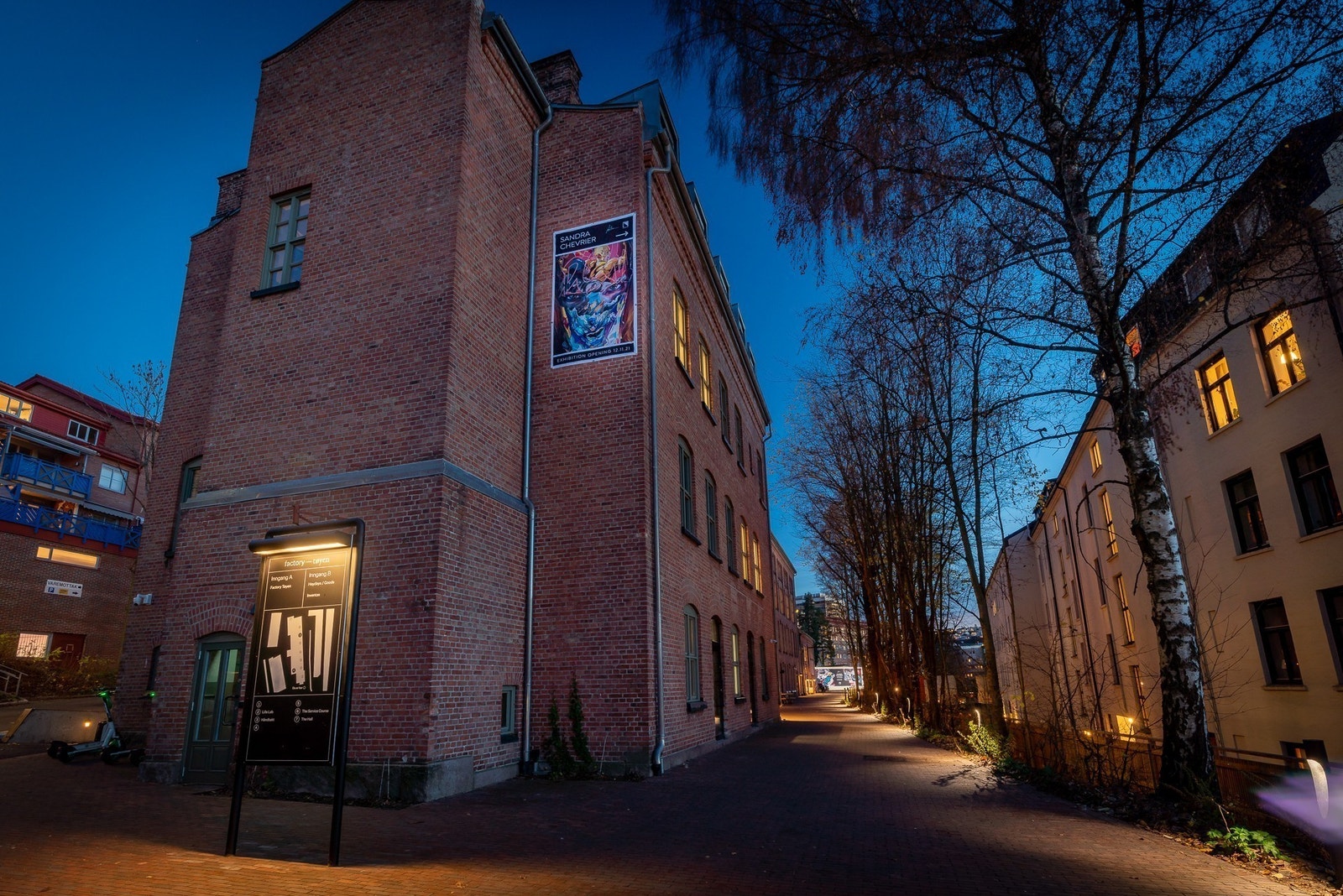 Factory Tøyens inngangsparti til bakgård.
(Photographer: Brian Tallman https://www.bktphotography.com) Galleribilde