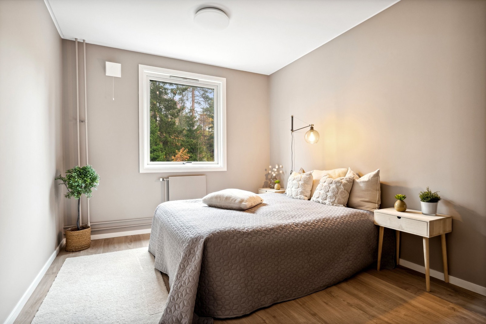 Hovedsoverom ca. 12.5 kvm. Galleribilde