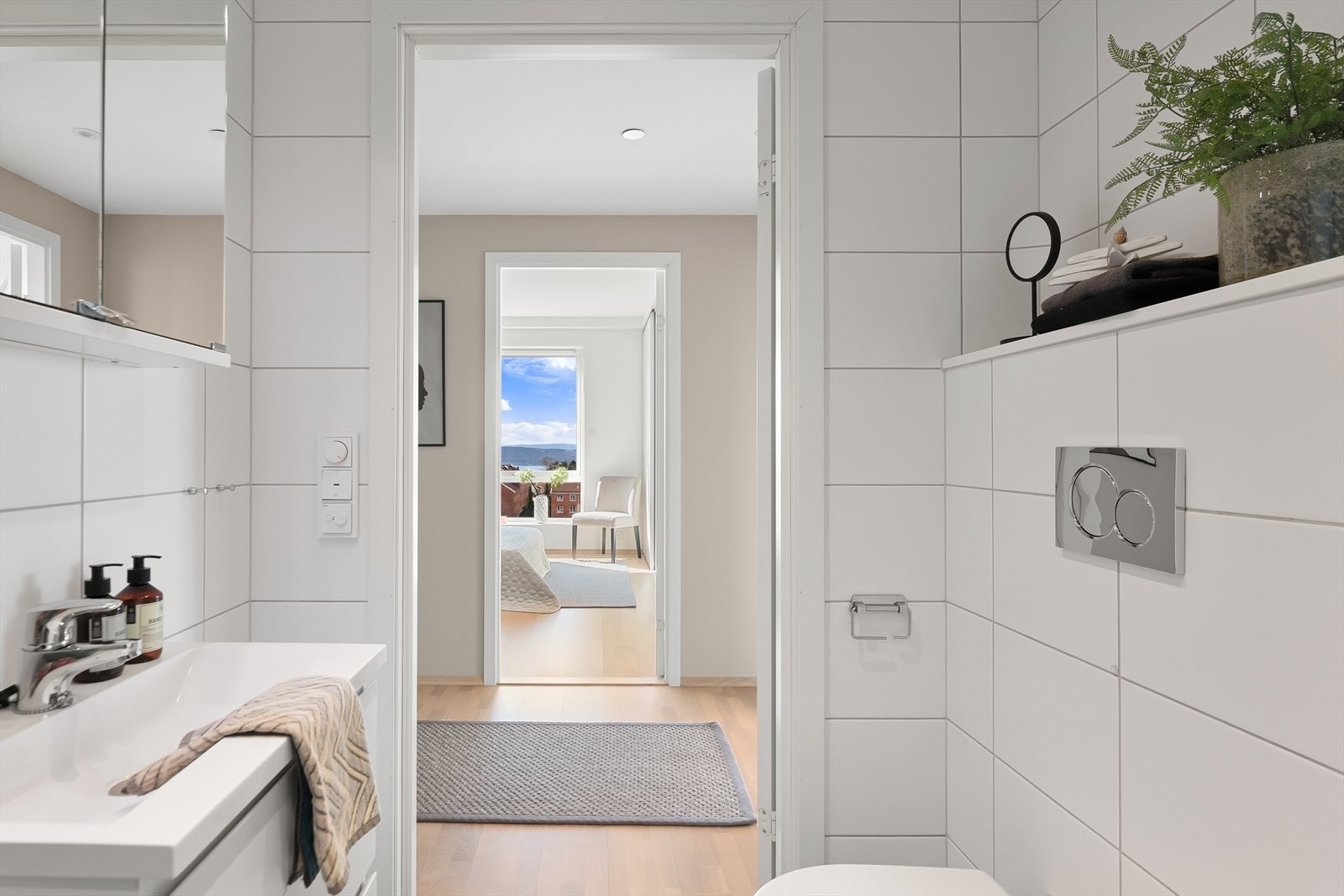 Badet har opplegg for vaskemaskin og tørketrommel Galleribilde