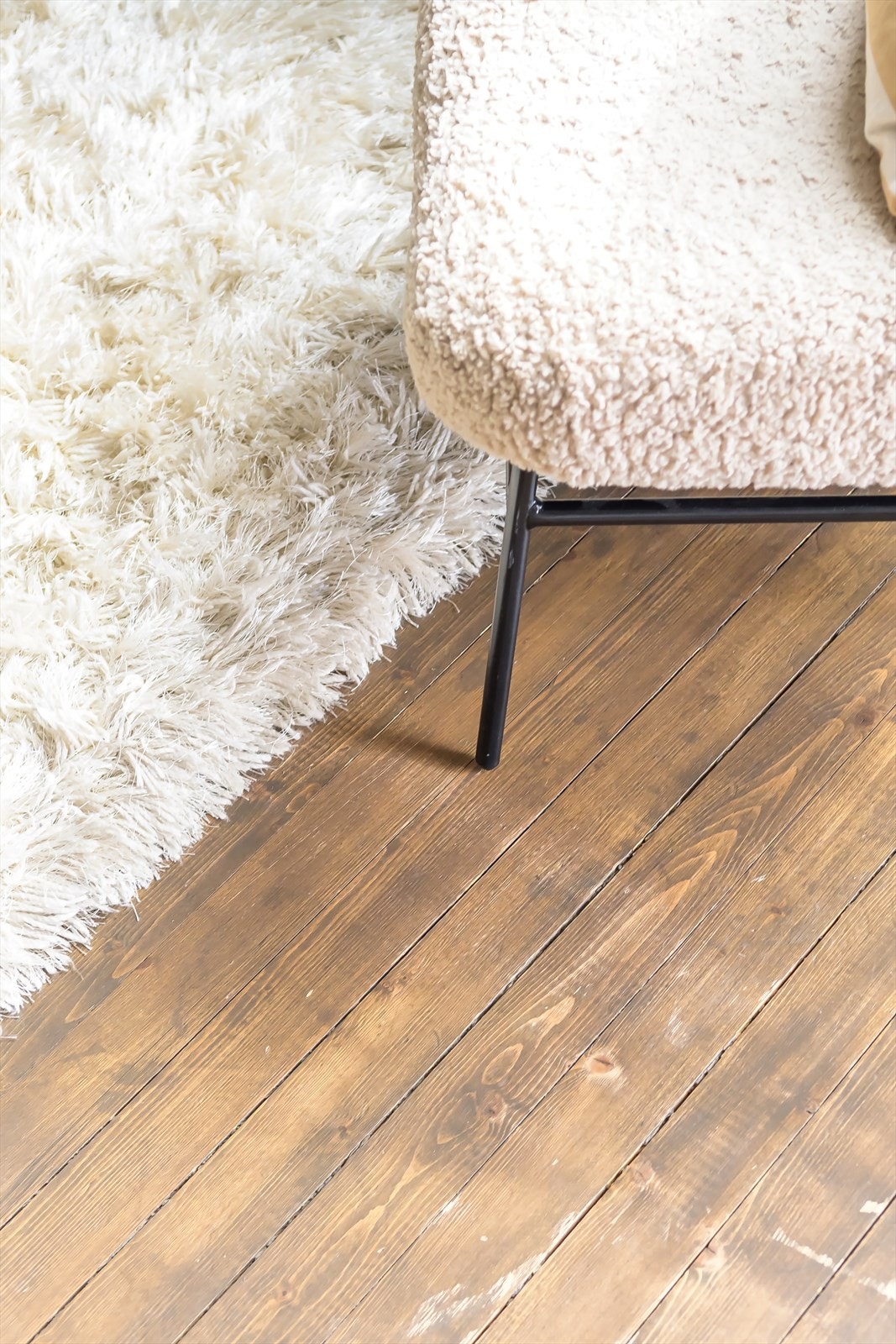 Sjarmerende tregulv som går igjen i hele leiligheten Galleribilde