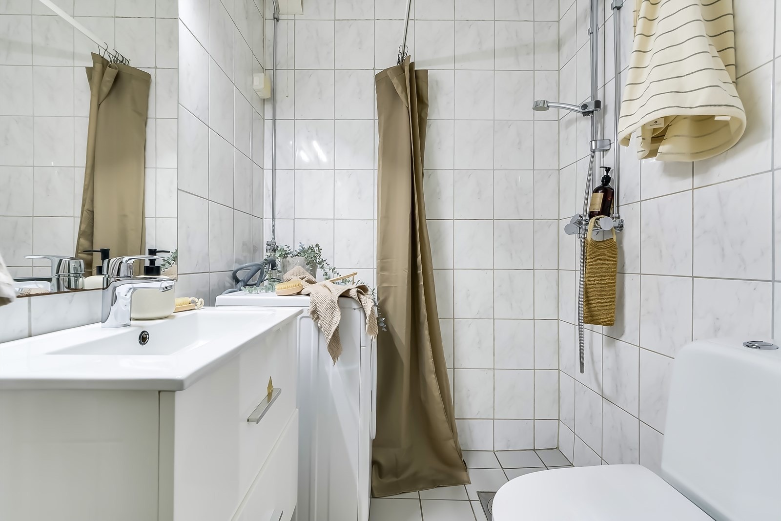 Lyst og pent bad tatt i regi av sameiet i 2006 Galleribilde