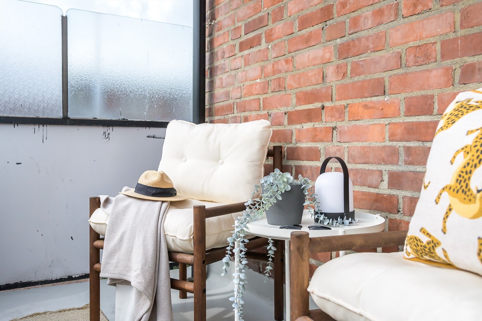 Det er god plass for sittegrupper, grill og beplantning Galleribilde