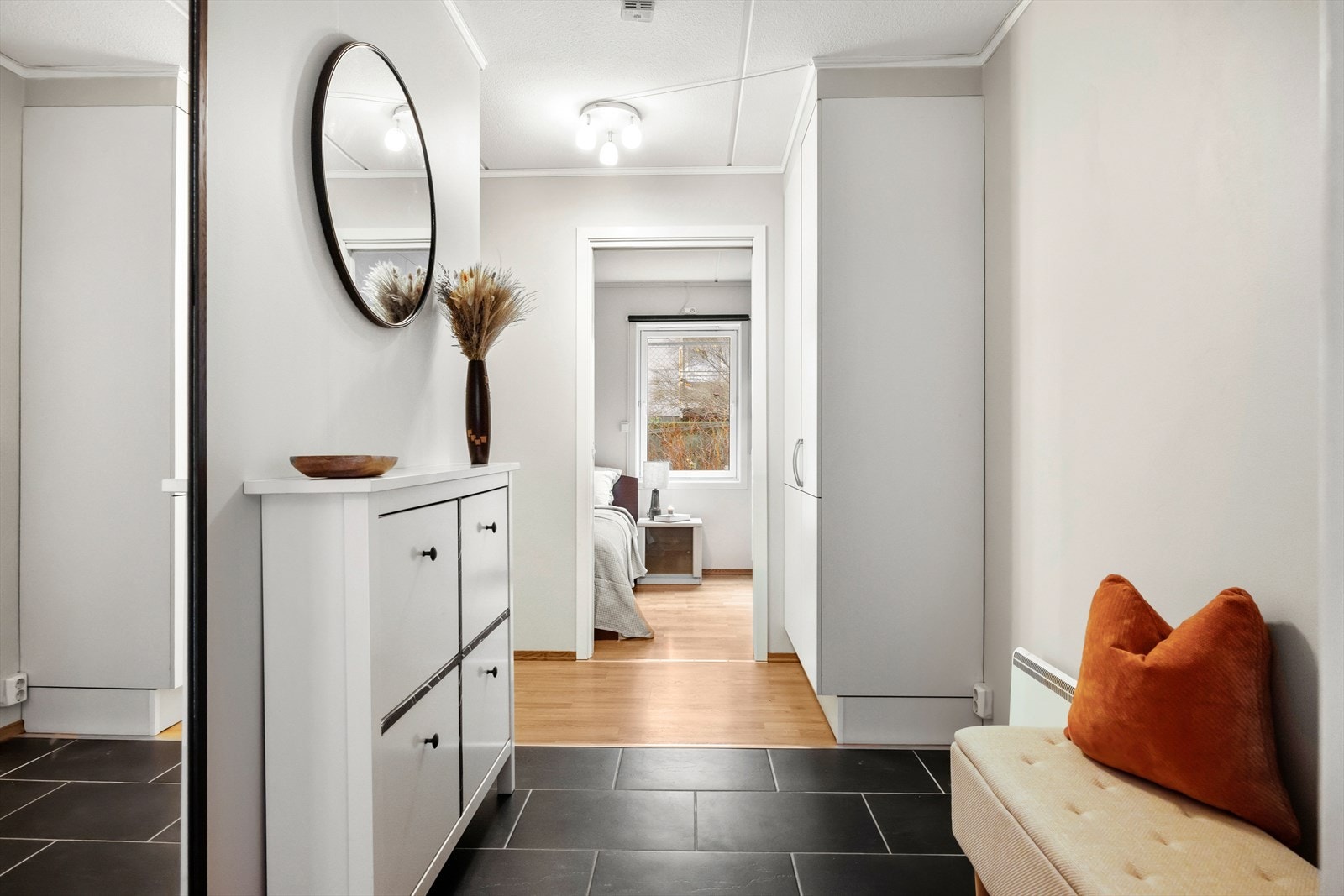 Fra gangen er det adkomst til soverommet. Galleribilde