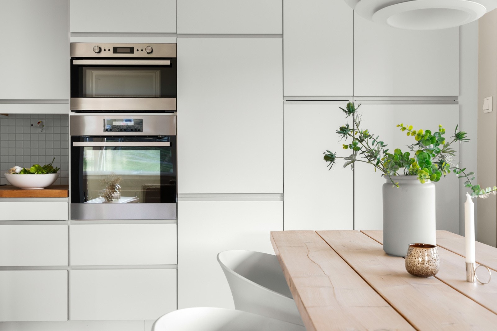 Integrerte hvitevarer gir et sømløst og delikat uttrykk. Galleribilde