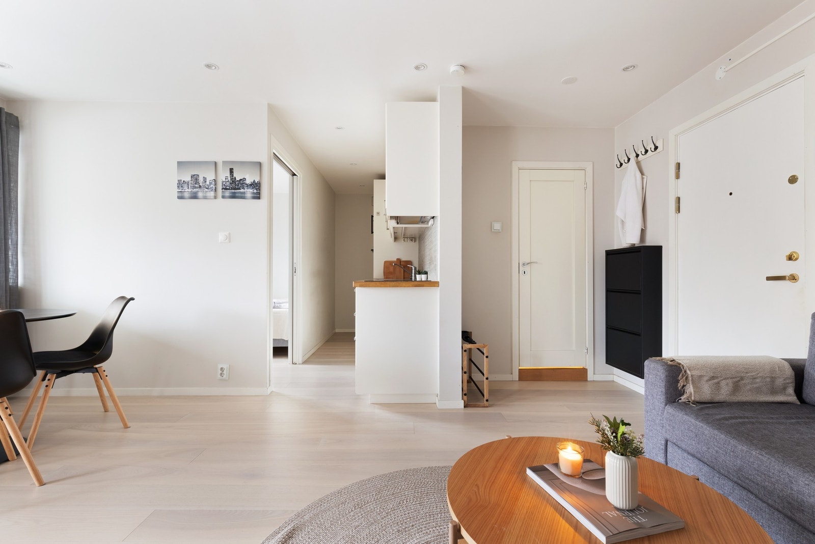 Fyring og varmtvann, samt grunnpakke med TV/internett er inkludert i felleskostnadene. Galleribilde