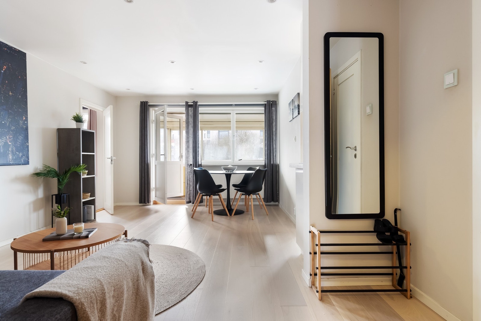 I tillegg har du plass til et spisebord hvor du kan samles med familie og venner. Galleribilde