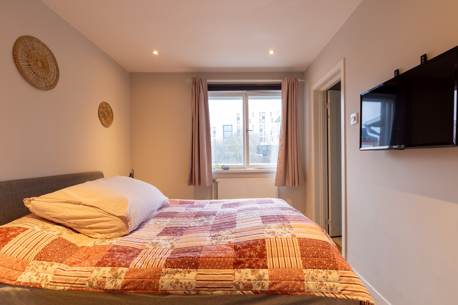 Leiligheten har to lyse og luftig soverom av god størrelse. Galleribilde