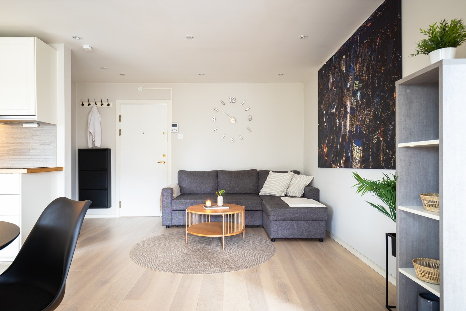 Det er 1-stavs eikeparkett i alle rom - med unntak av badet. Galleribilde