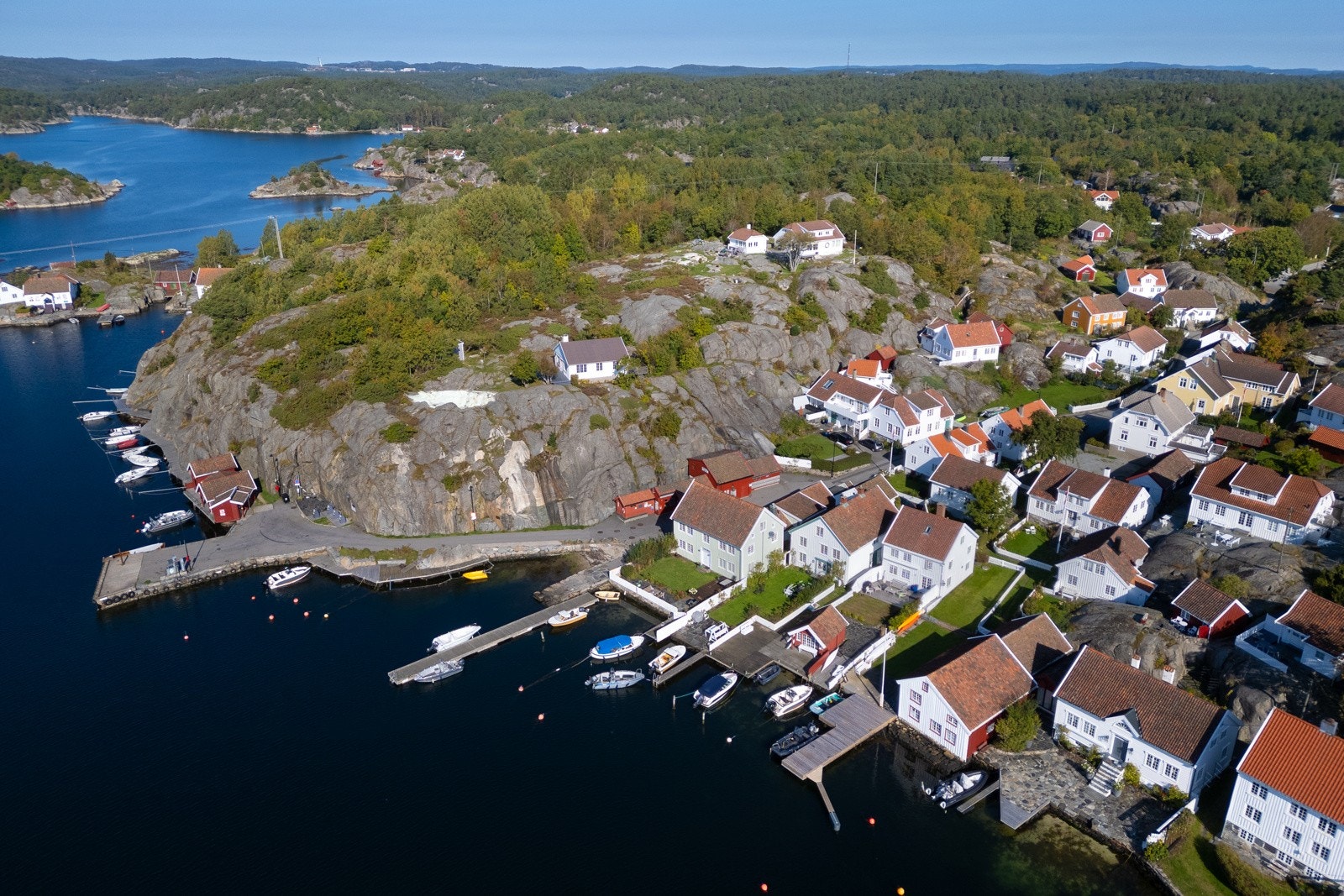 Brekkestø er en etablert uthavn fra seilskutetiden Galleribilde