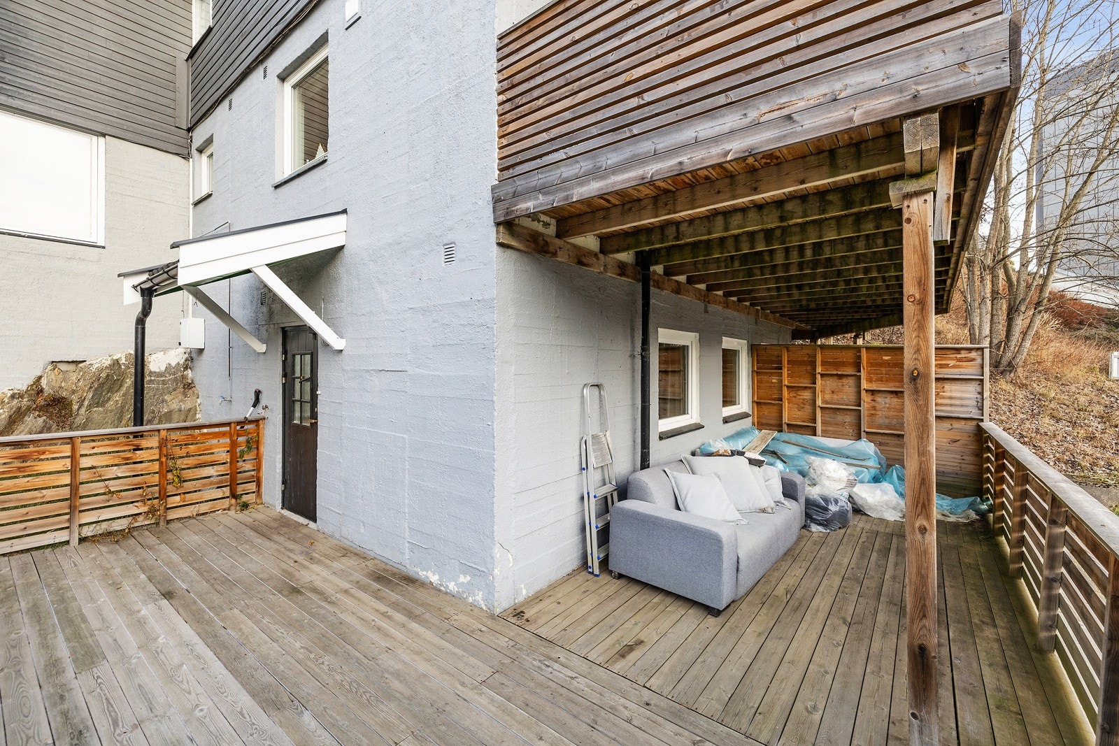 Dette er en fin 2-roms selveier med arealeffektiv planløsning og stor markterrasse! Galleribilde