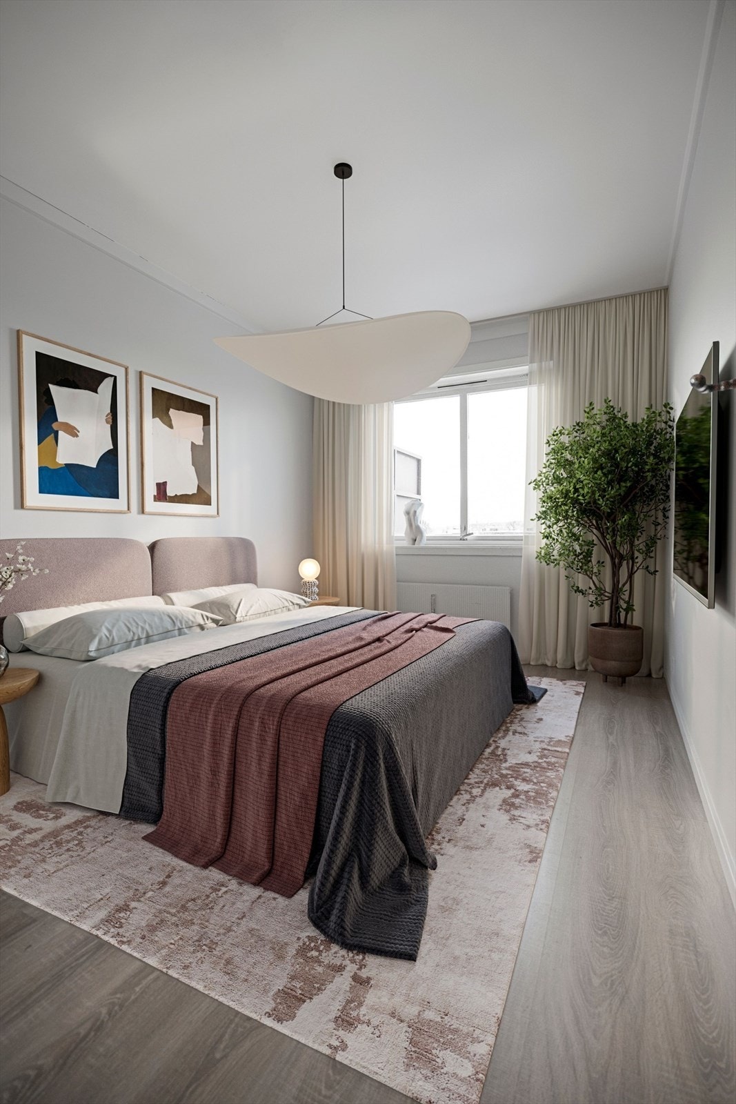 Det andre soverommet er også et lyst rom av god størrelse. Soverommet har nyere enstavs laminat på gulv og lysmalte overflater. Galleribilde