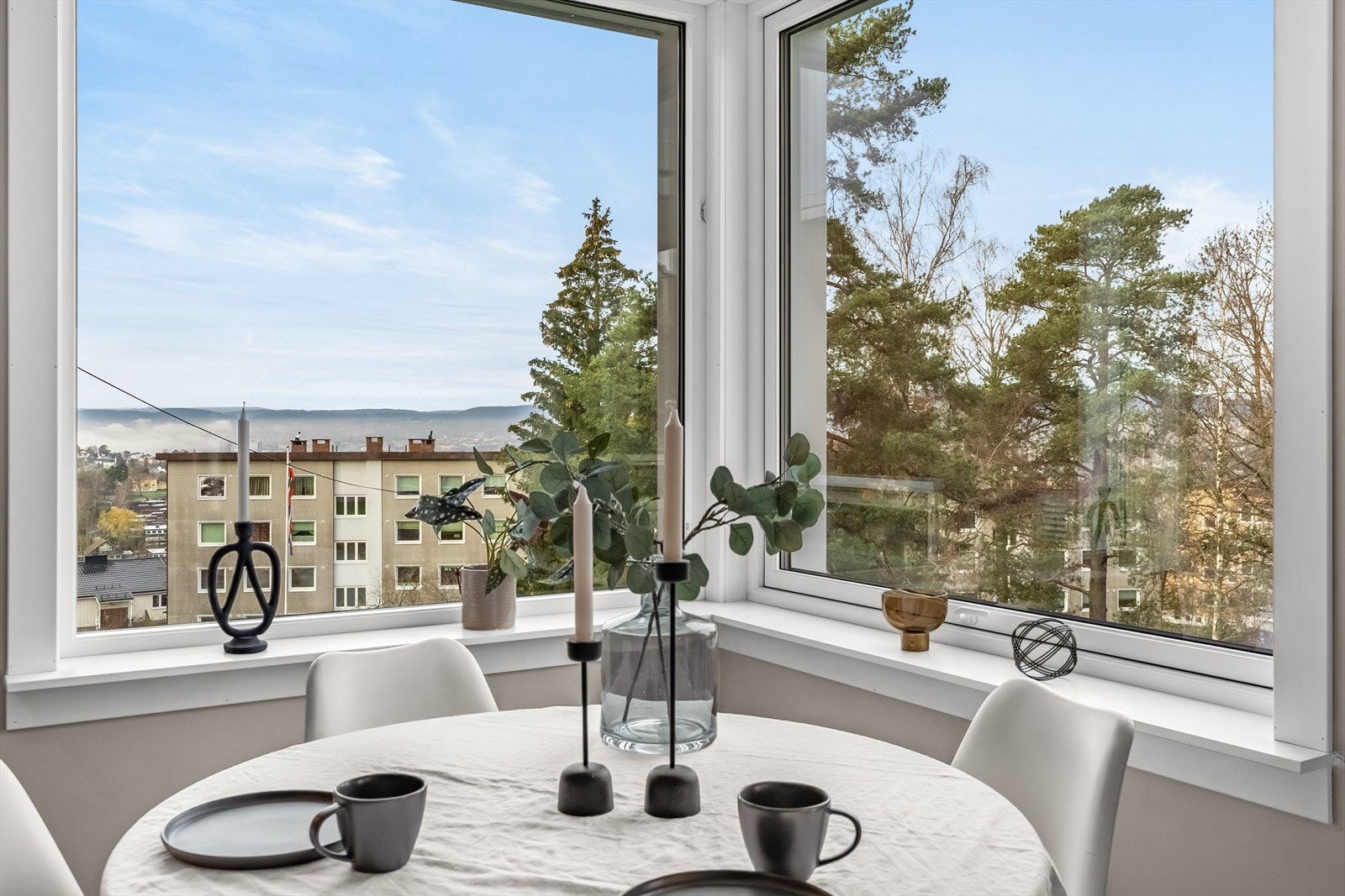 Gulv er belagt med trestavs parkett. Galleribilde