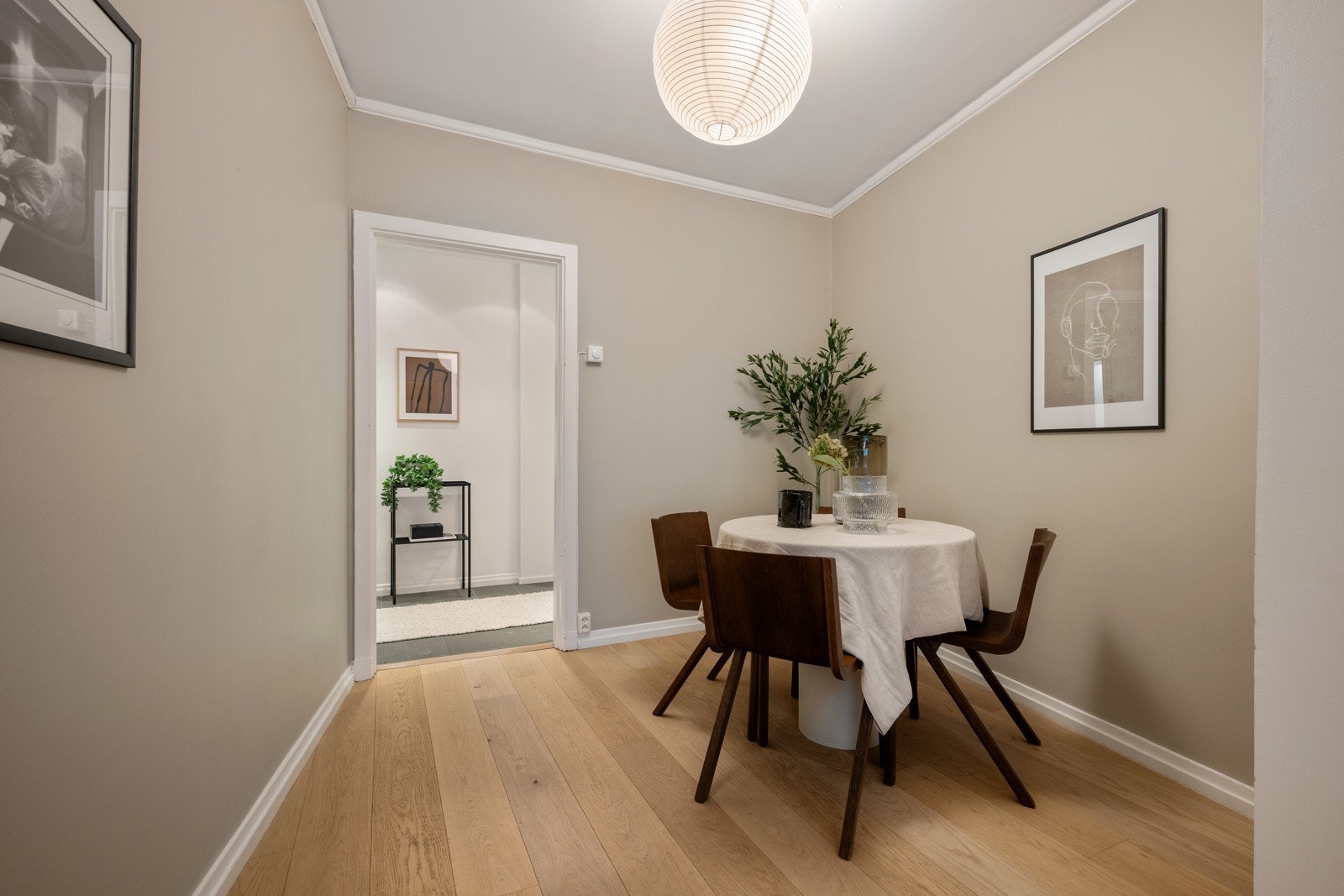 Naturlig plass til spisebord Galleribilde