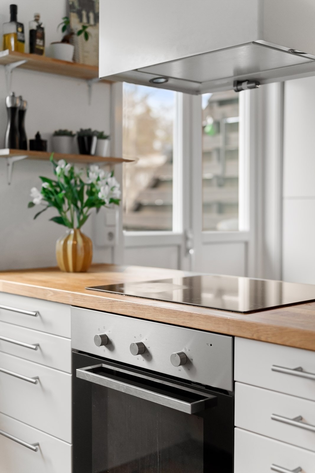 Fritthengende kullfilterventilator i stål. Galleribilde