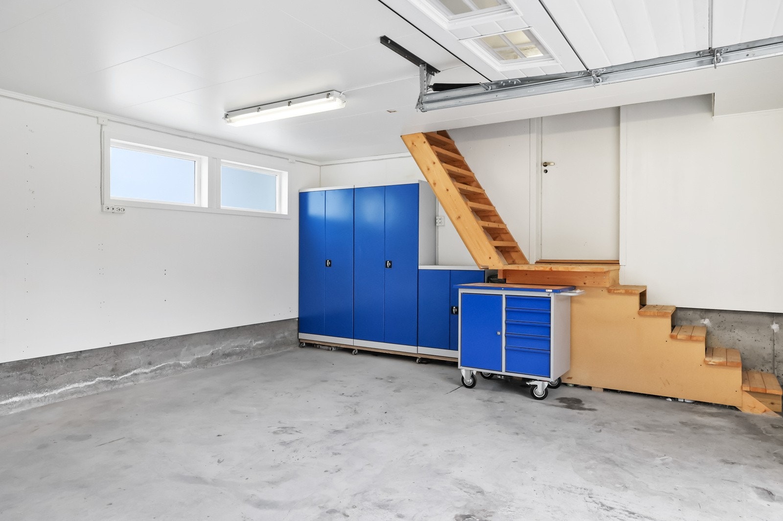 Det er en garasje på 37 kvm Galleribilde