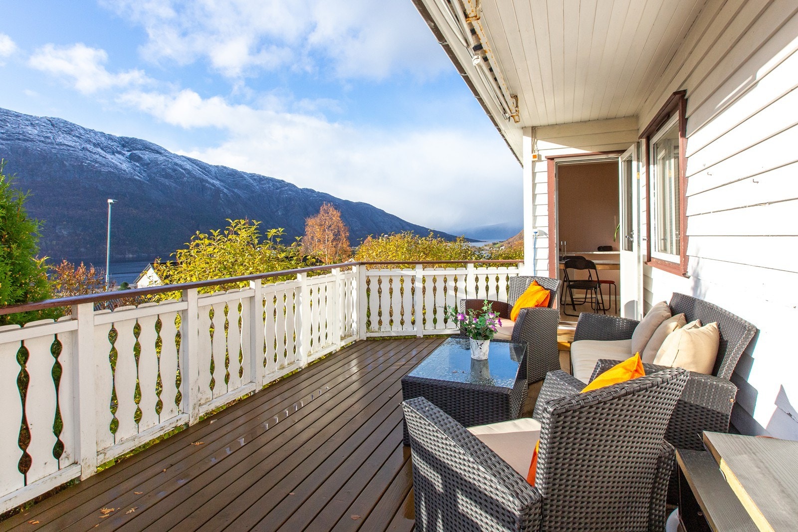 Balkong med utgang fra kjøkken på ca. 35 m² Galleribilde