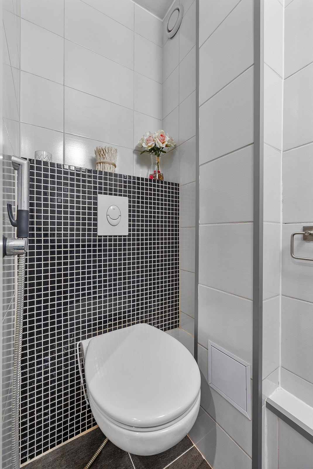 Separat WC - med varme fra vannpanelet Galleribilde