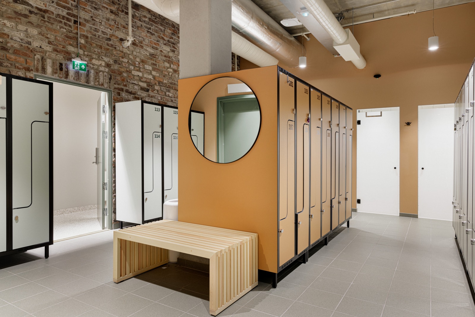 Flotte garderobe fasiliteter. Galleribilde