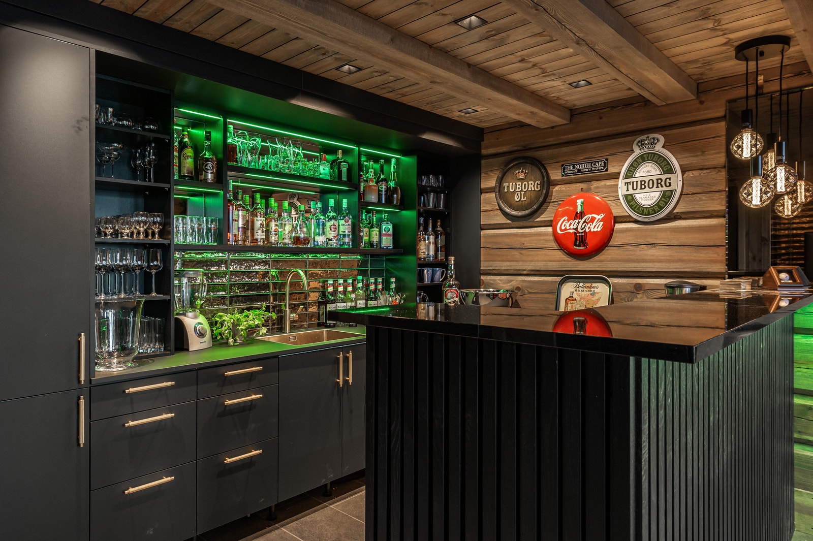 Anneks - kjøkken/bar Galleribilde