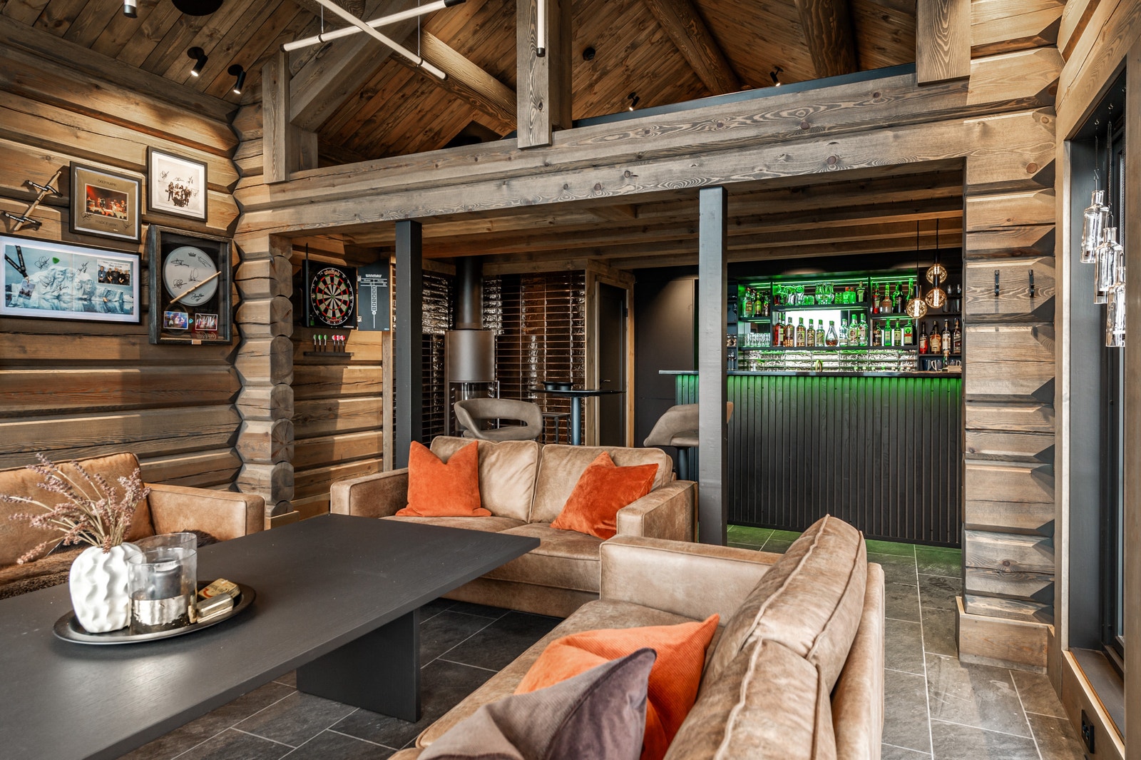 Stue i anneks. Hems med ekstra soveplass Galleribilde