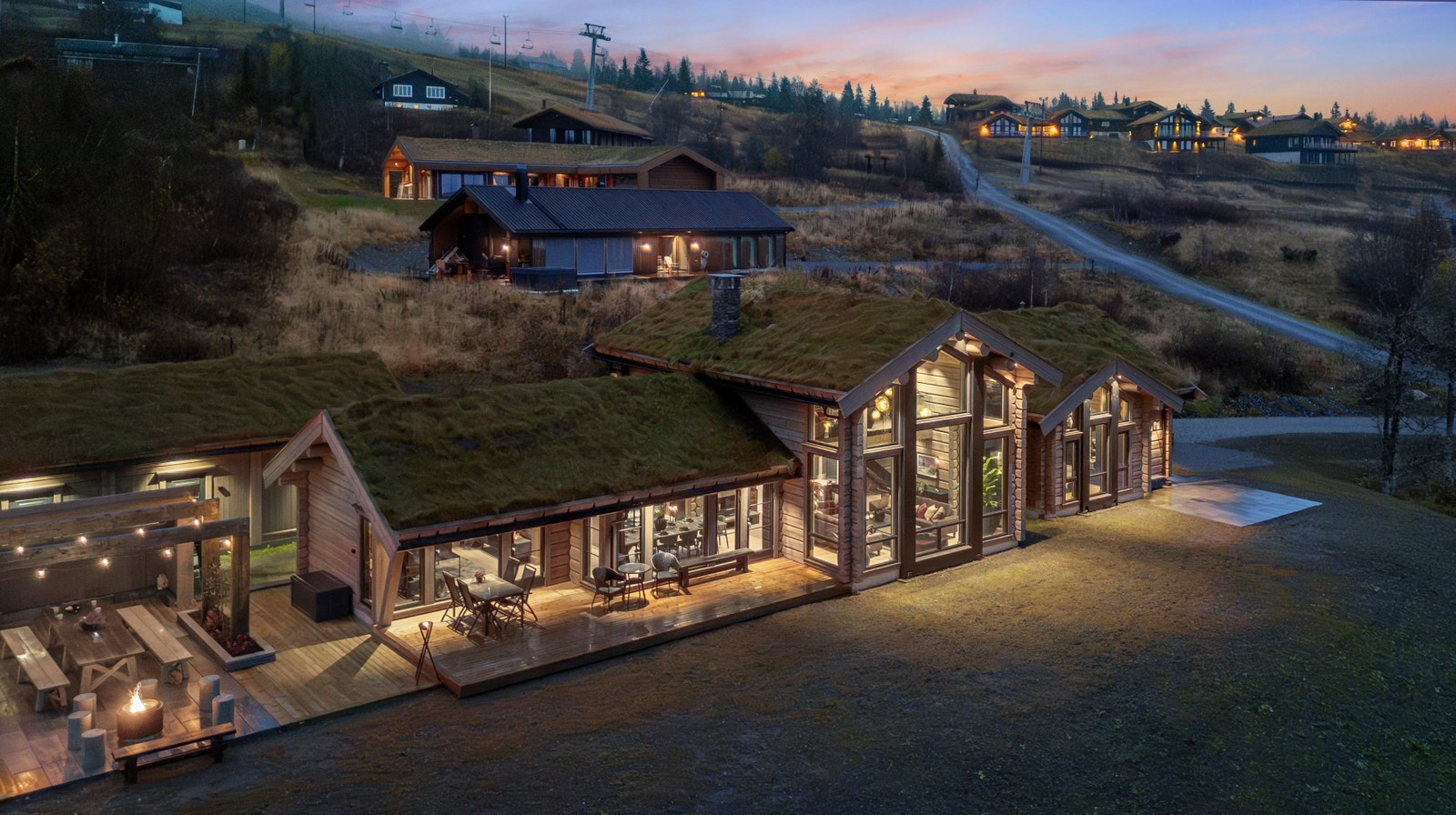 Fantastisk hyttetun fra Østlaft- Foto fra likt visningstun Galleribilde