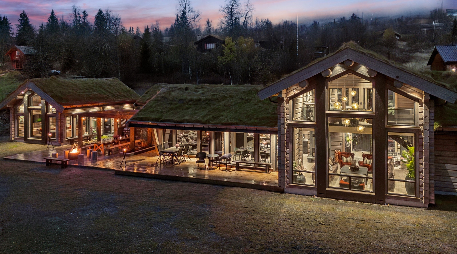 Fantastisk hyttetun fra Østlaft- Foto fra likt visningstun Galleribilde