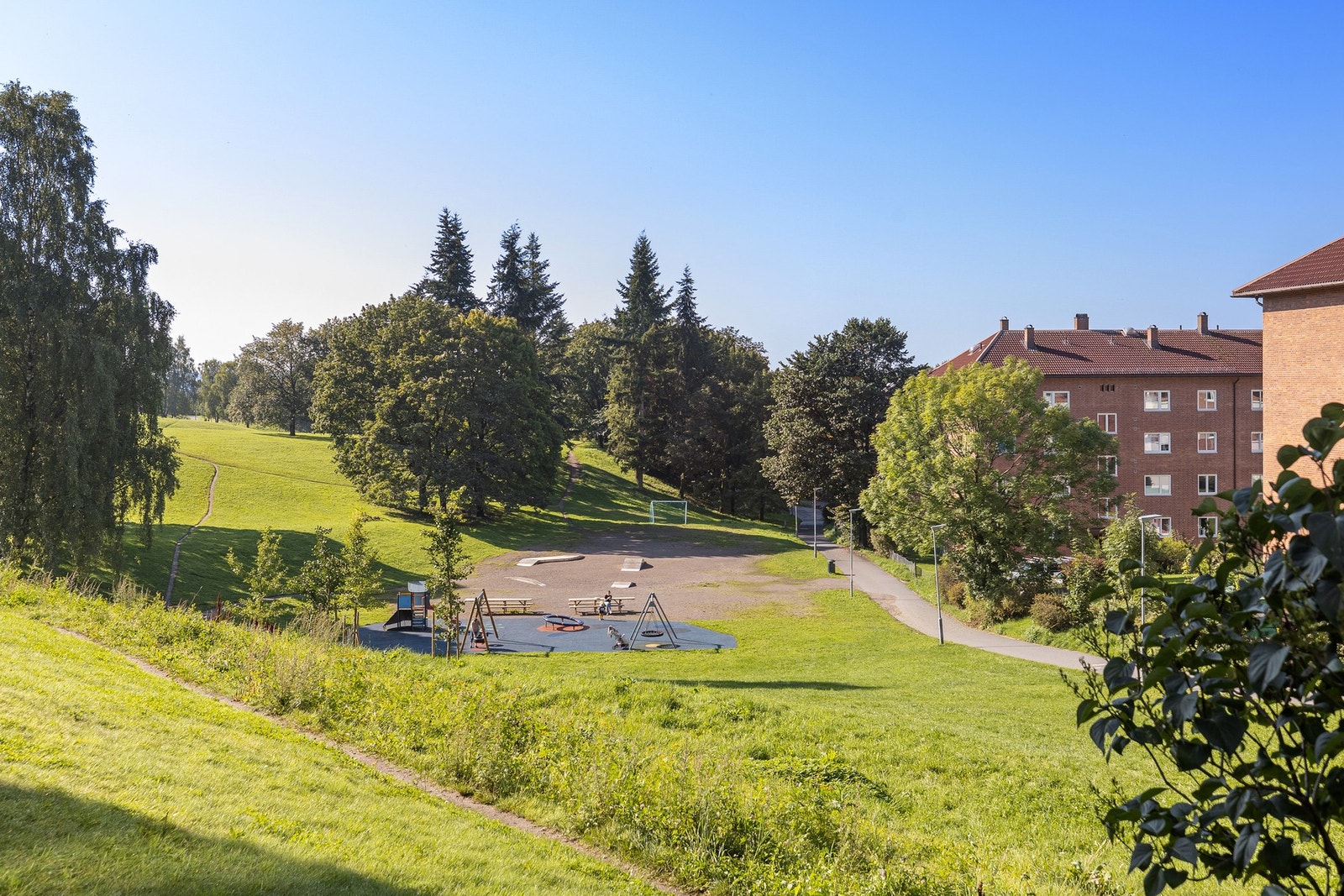 Fra leiligheten er det kort vei til idylliske park- og friområder som Torshovparken, Torshovdalen og Akerselva. Galleribilde