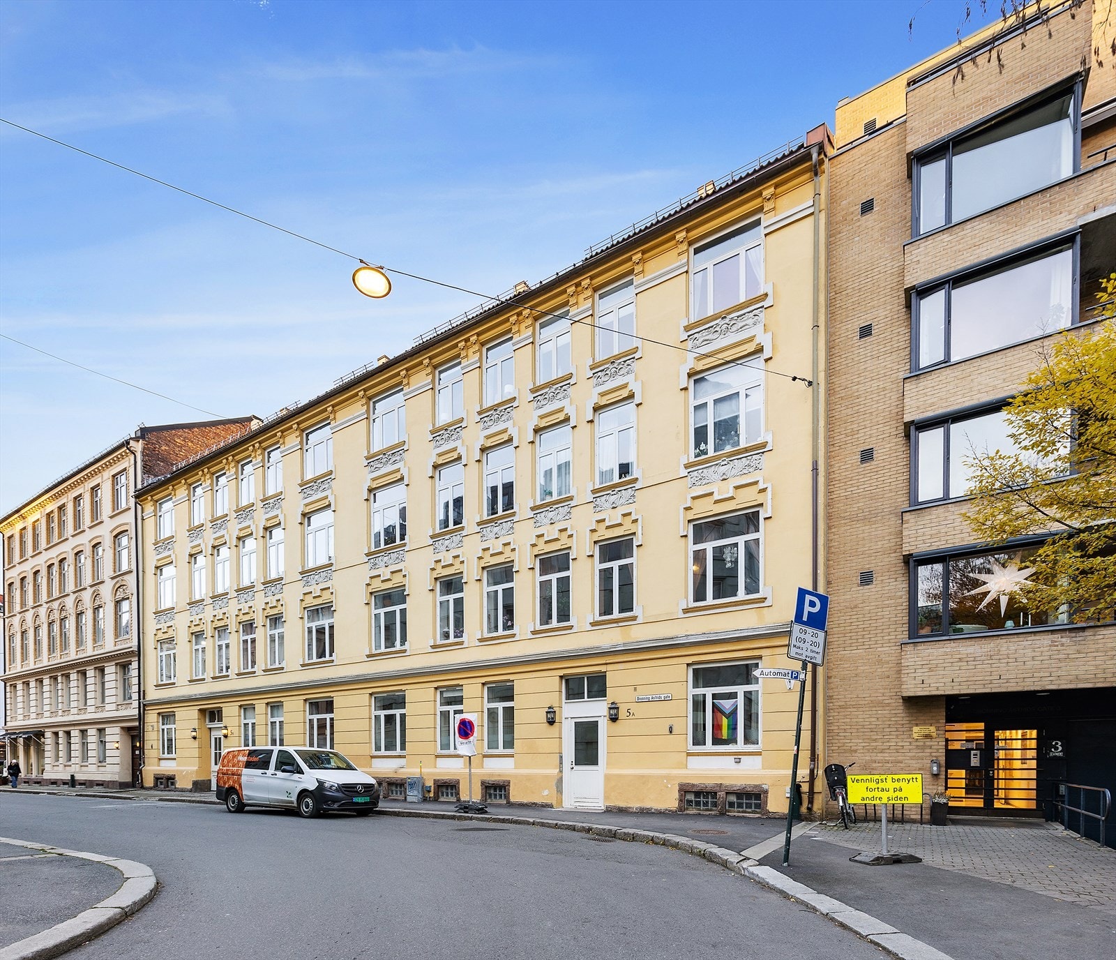 Leiligheten har en fin beliggenhet i en klassisk bygård. Galleribilde