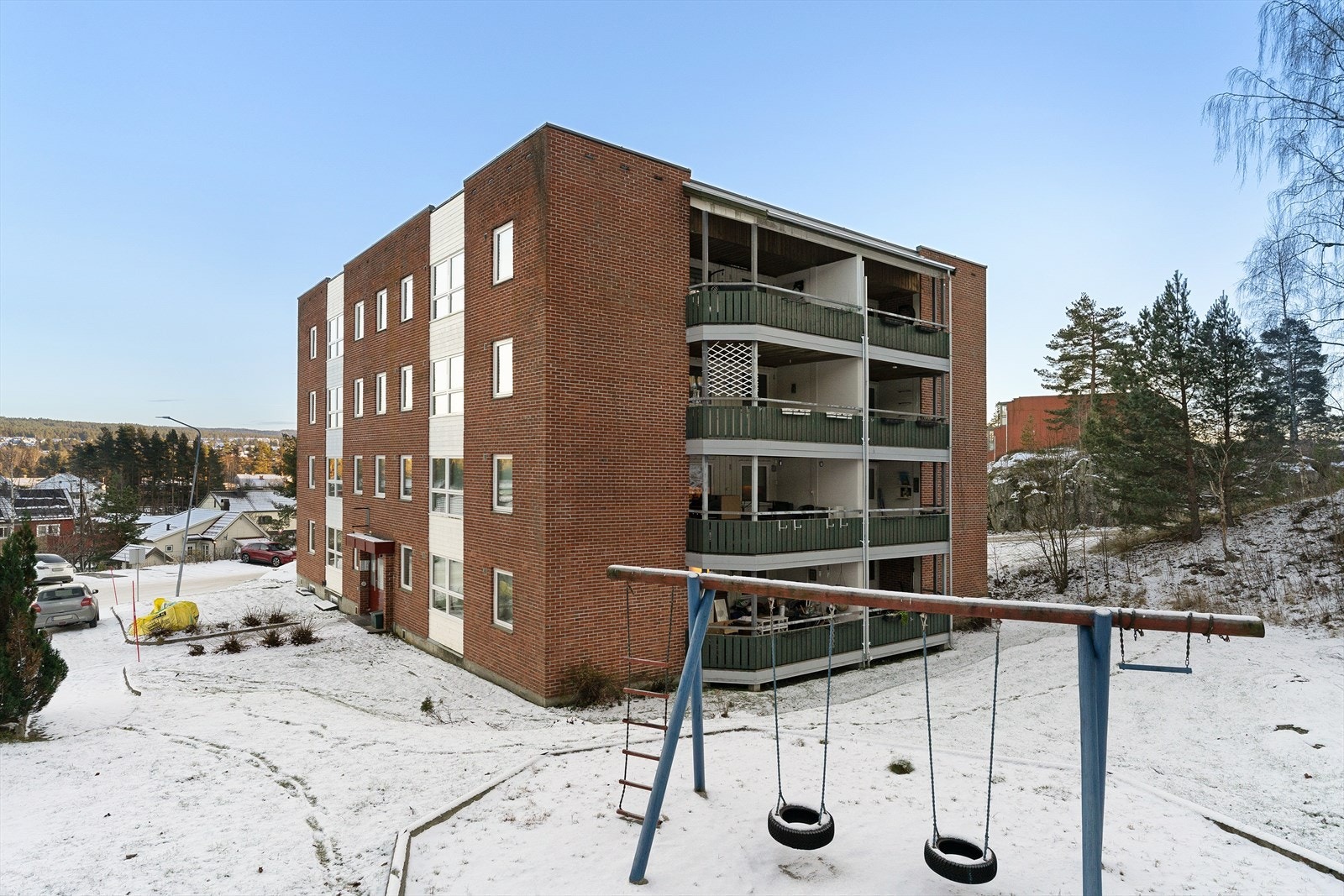 Det er en overbygget balkong på ca 14 kvm. Galleribilde