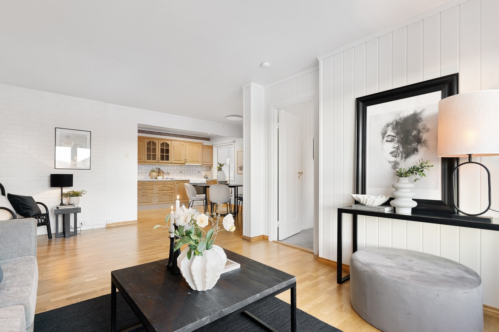 Stuen har god plass til møblering. Galleribilde