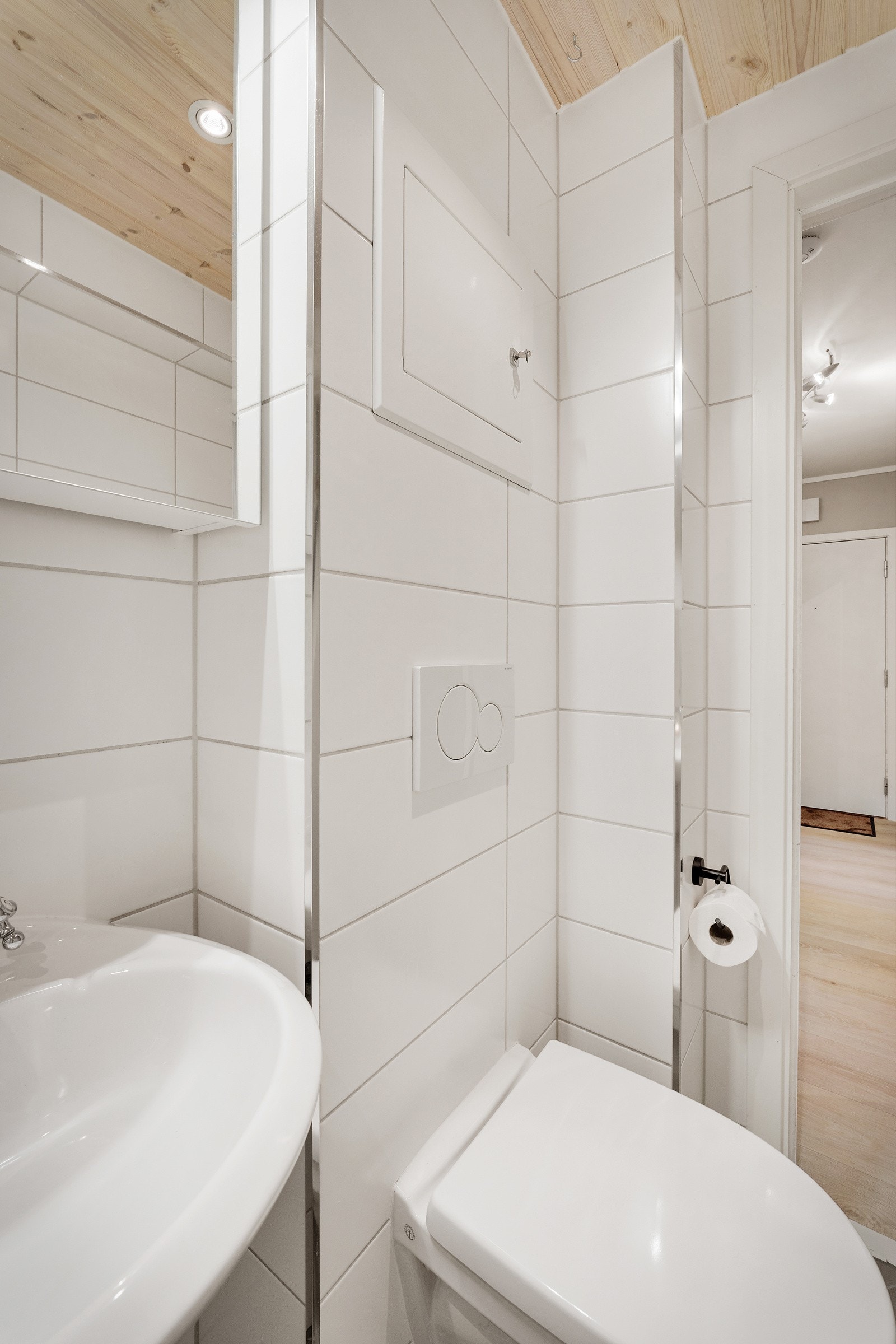 I forbindelse med nytt bad ble også rørene fornyet, samt elektrisk på bad byttet. Galleribilde