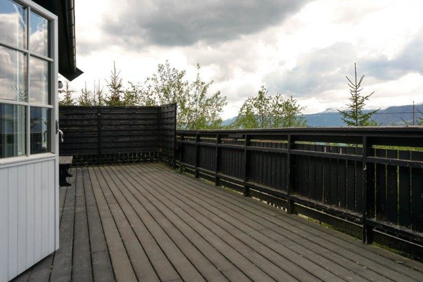 Stor romslig terrasse. Galleribilde