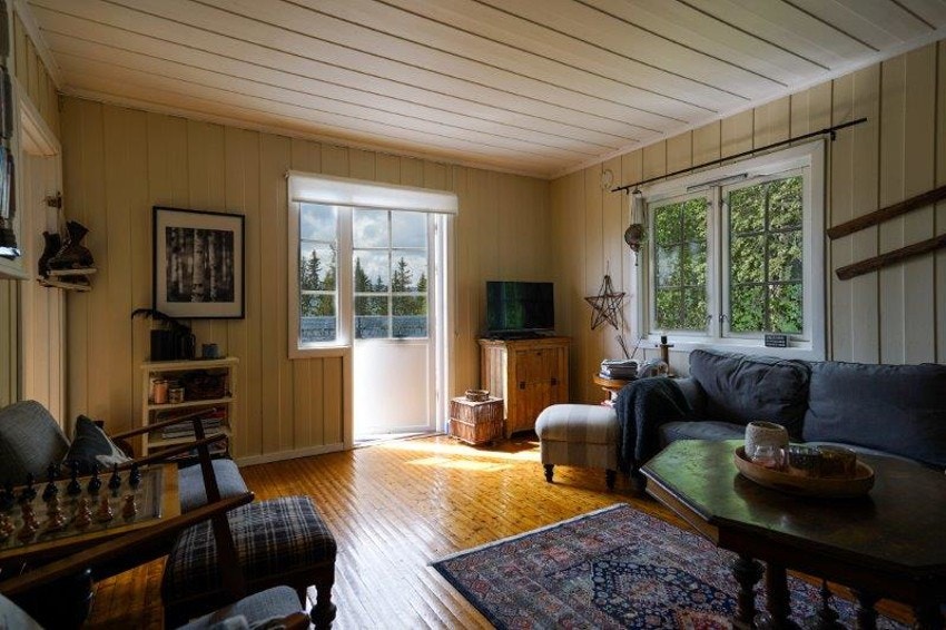 Stue med utgang til verandaen. Galleribilde