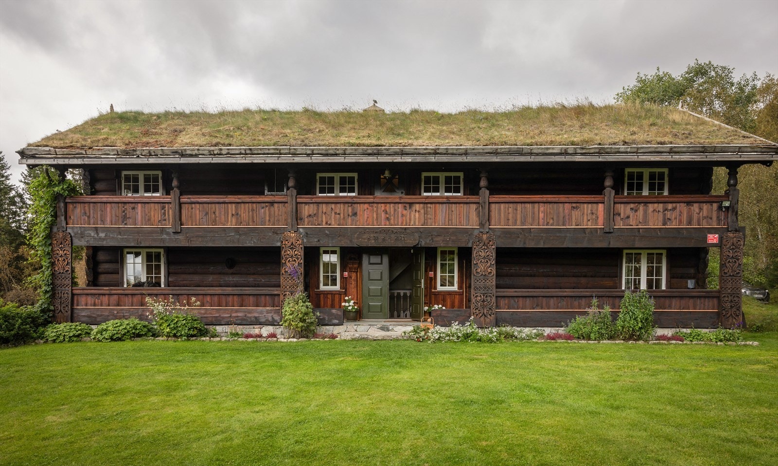 Eksklusivt våningshus med vannbåren varme og topp moderne interiør, perfekt for det gode liv. Galleribilde