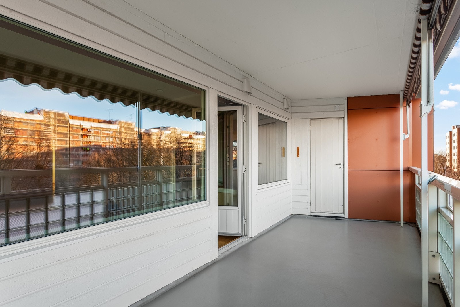 Det er god plass til utemøbler. Galleribilde