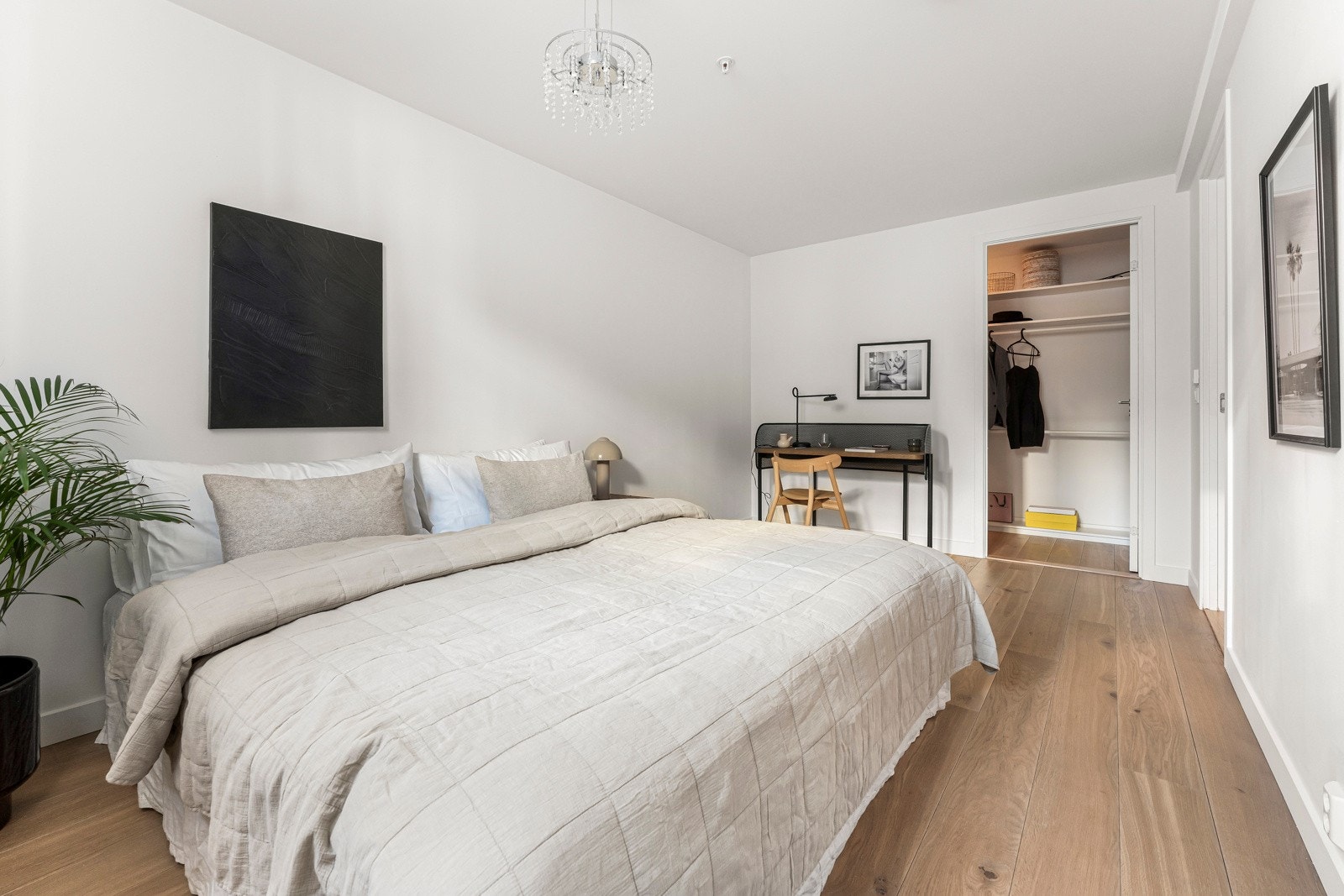 Stilrene farger, god takhøyde og behagelig lysinnslipp. Galleribilde