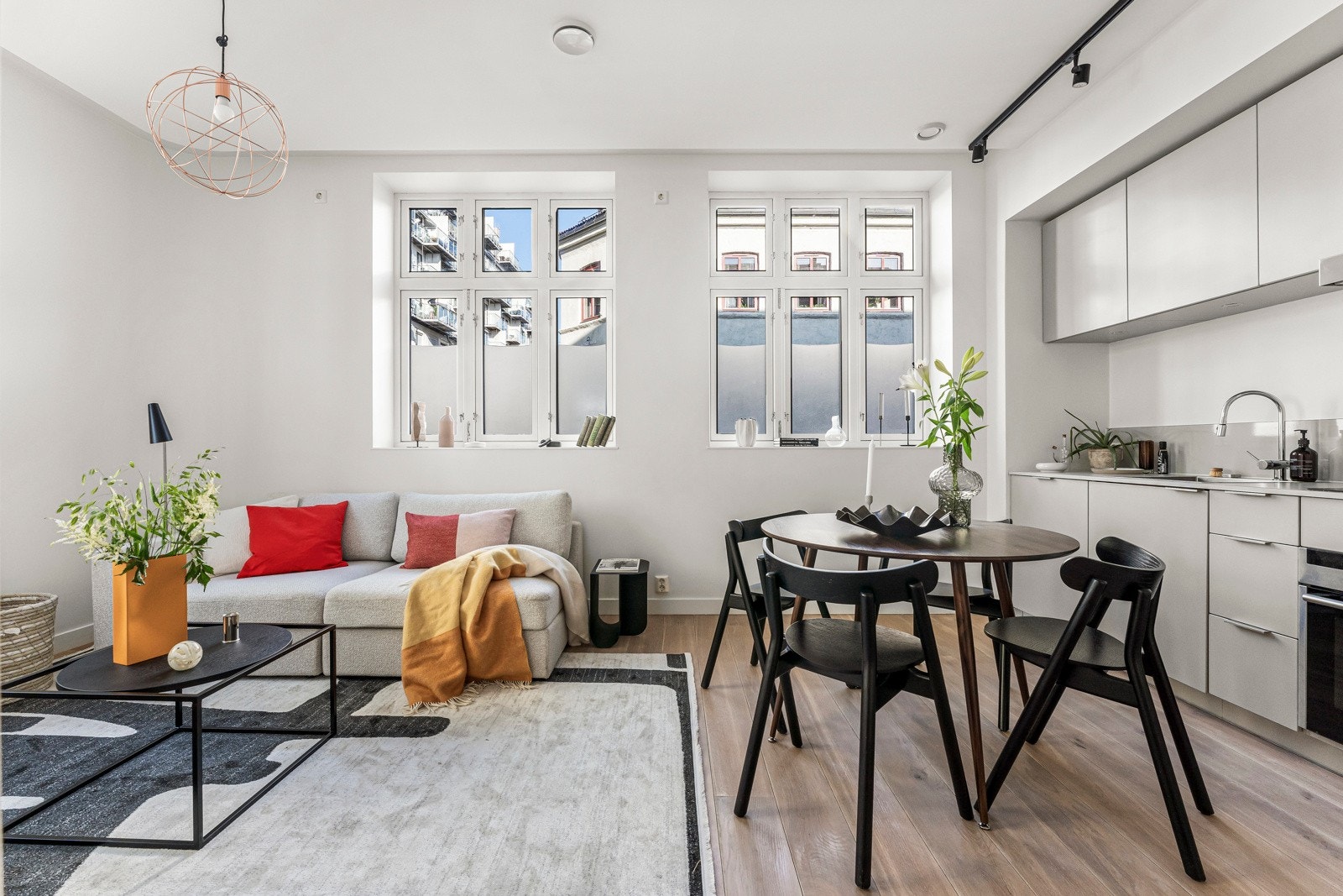 Her er det god plass til sofagruppe med tilhørende møblement. Galleribilde