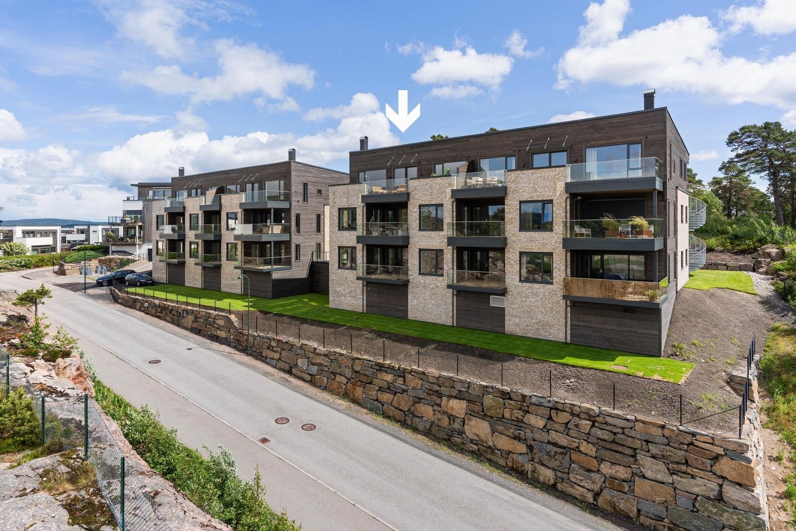 Pilen viser leilighetens plassering i bygget. Galleribilde