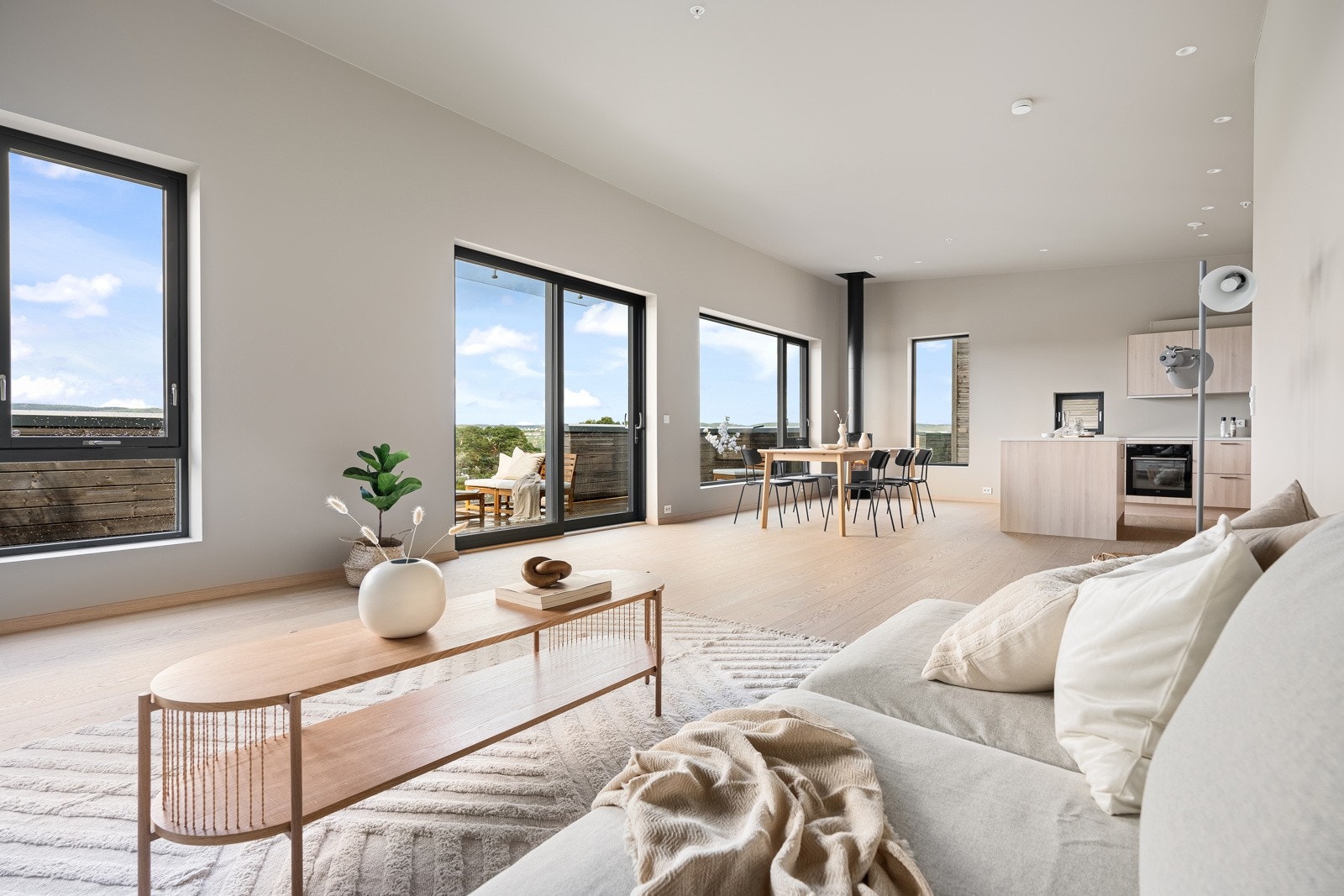 God takhløyde og flere spotter i tak. Galleribilde