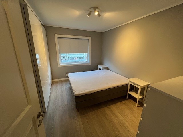 Boligen har to romslige soverom med romslig garderobe og dobbeltseng. Galleribilde