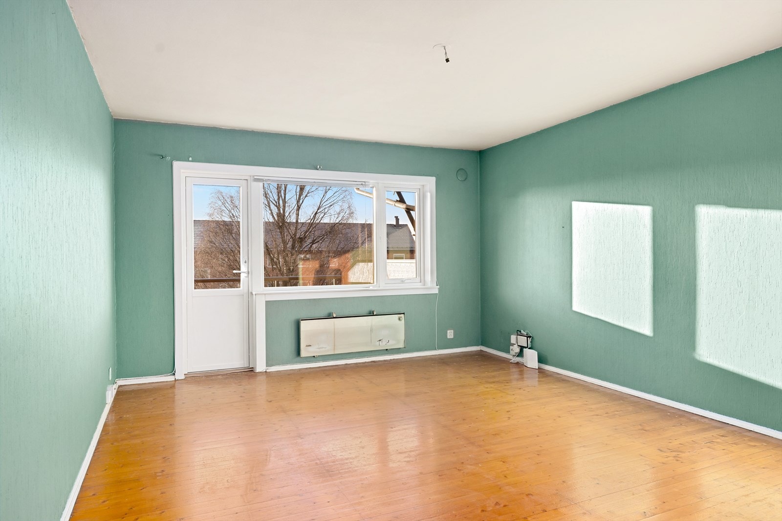 Stue, gang og soverom trenger overflate oppussing Galleribilde