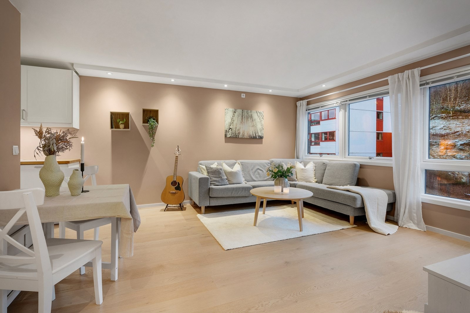 - Luftig og lys stue på hele 19,4 m² - Galleribilde