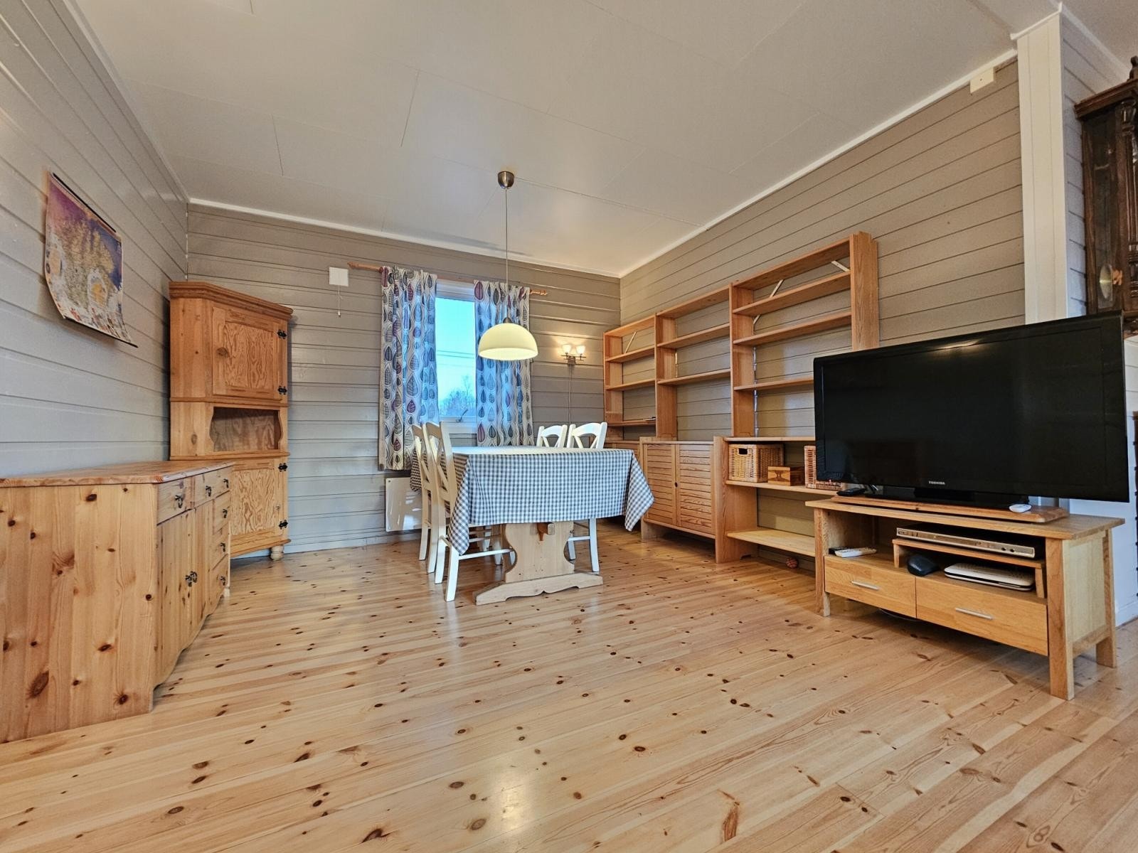 Spisestue/del av stua Galleribilde