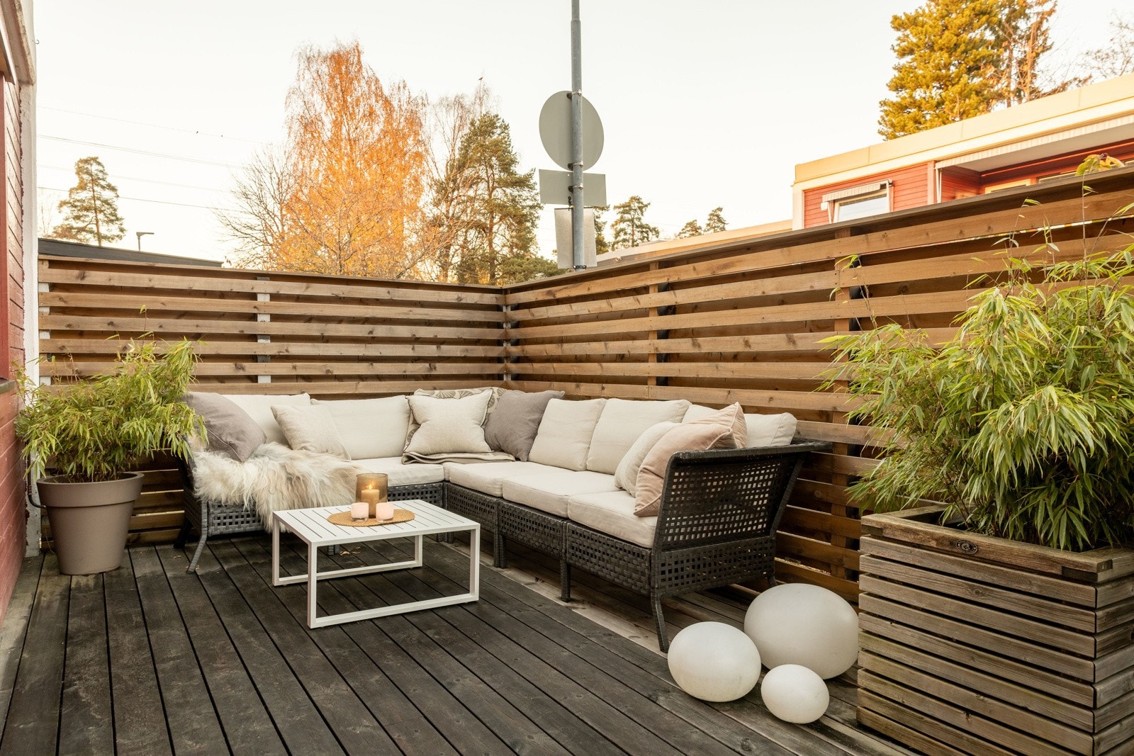 Gode solforhold fra tidlig morgen til omkring kl. 13:00 på terrassen. Galleribilde