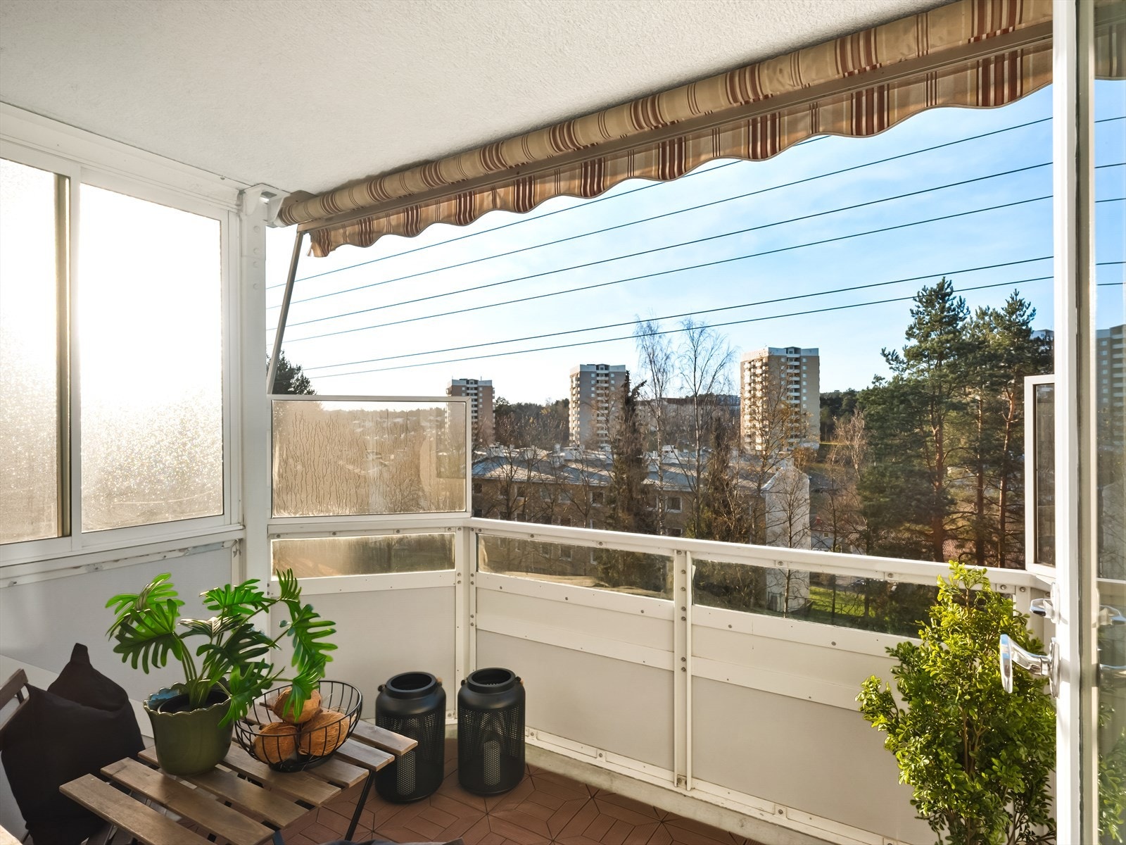 Balkong med muligheter for hyggelige utendørsstunder. Galleribilde