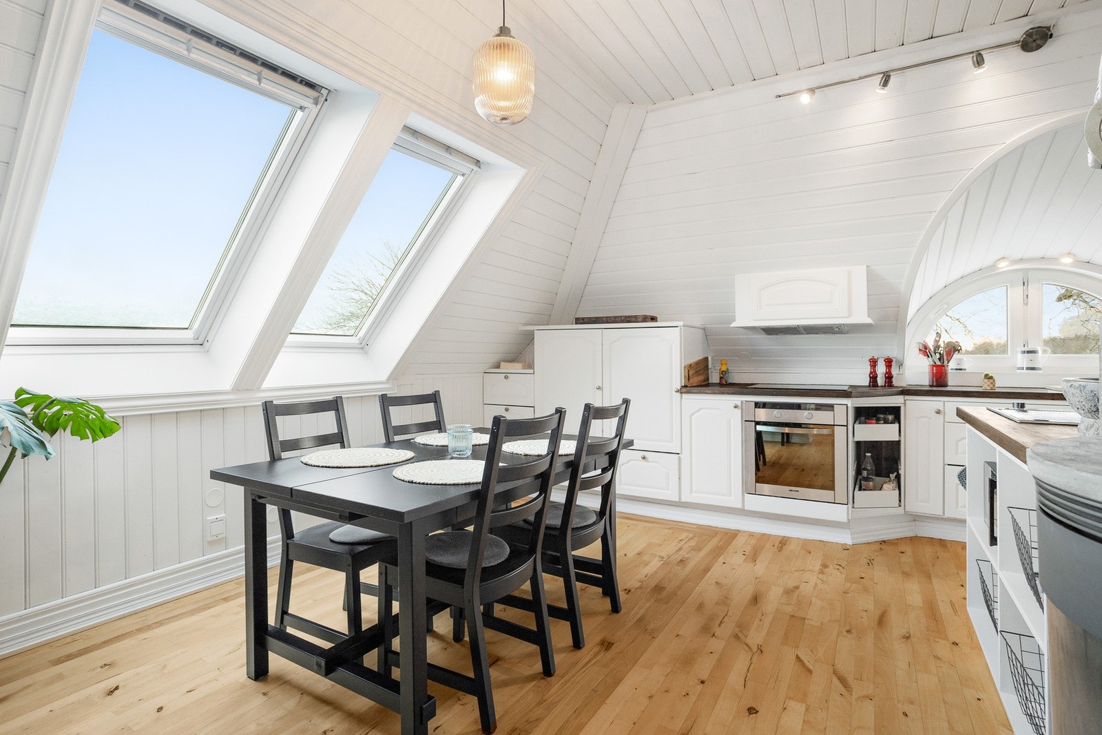 Et sosialt og meget hyggelig kjøkkenrom. Galleribilde